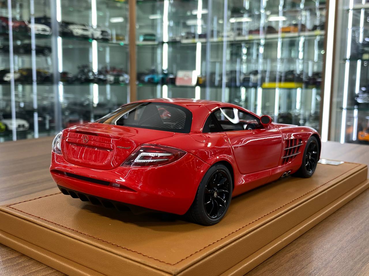 🚨1/18 Resin Mercedes Benz SLR McLaren – Red / Black Rim - IVY Merit Models - Limited 99 pcs