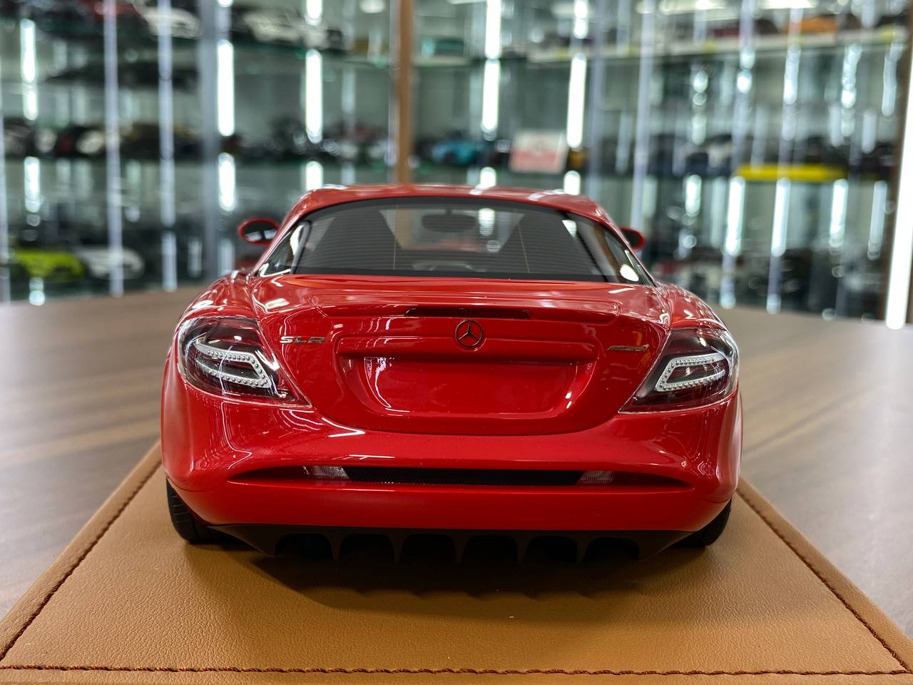 🚨1/18 Resin Mercedes Benz SLR McLaren – Red / Black Rim - IVY Merit Models - Limited 99 pcs