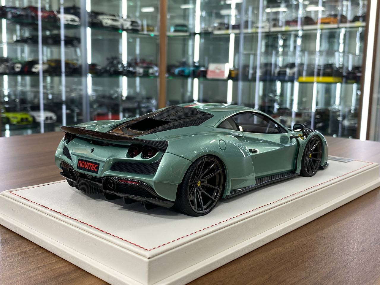 🚨1/18 Resin Ferrari F8 N-Largo Novitec – Verde Francesca / Italian Stripes - Ltd to 99 pcs