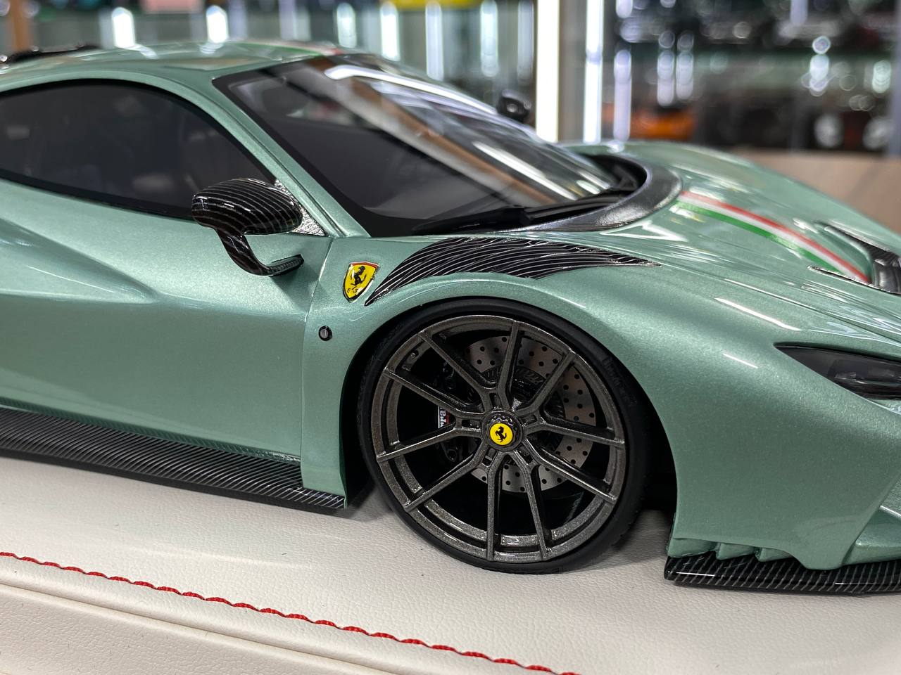 🚨1/18 Resin Ferrari F8 N-Largo Novitec – Verde Francesca / Italian Stripes - Ltd to 99 pcs
