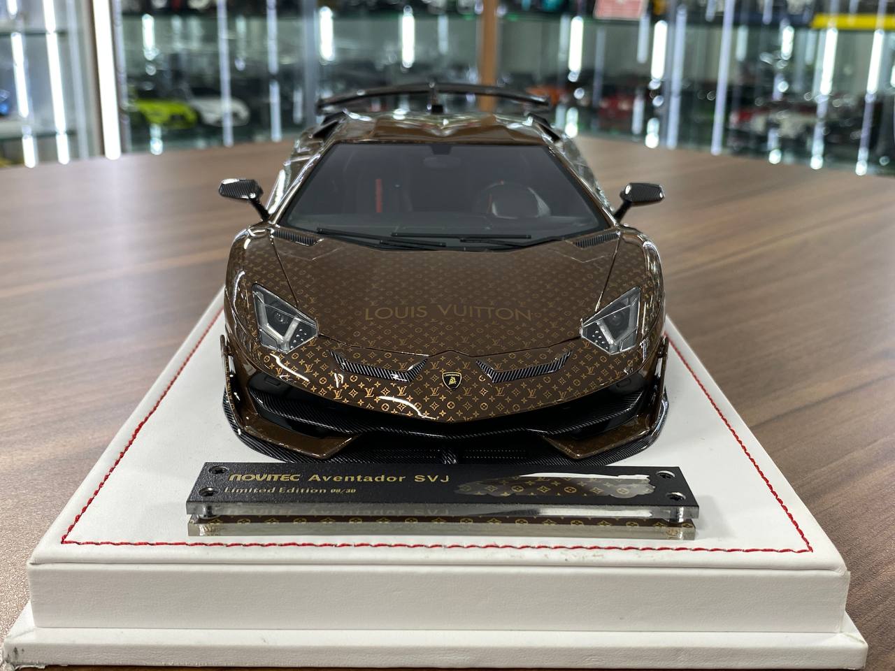 🚨1/18 Resin Lamborghini AVENTADOR SVJ – LV Decal Brown - Limited to 30 pcs