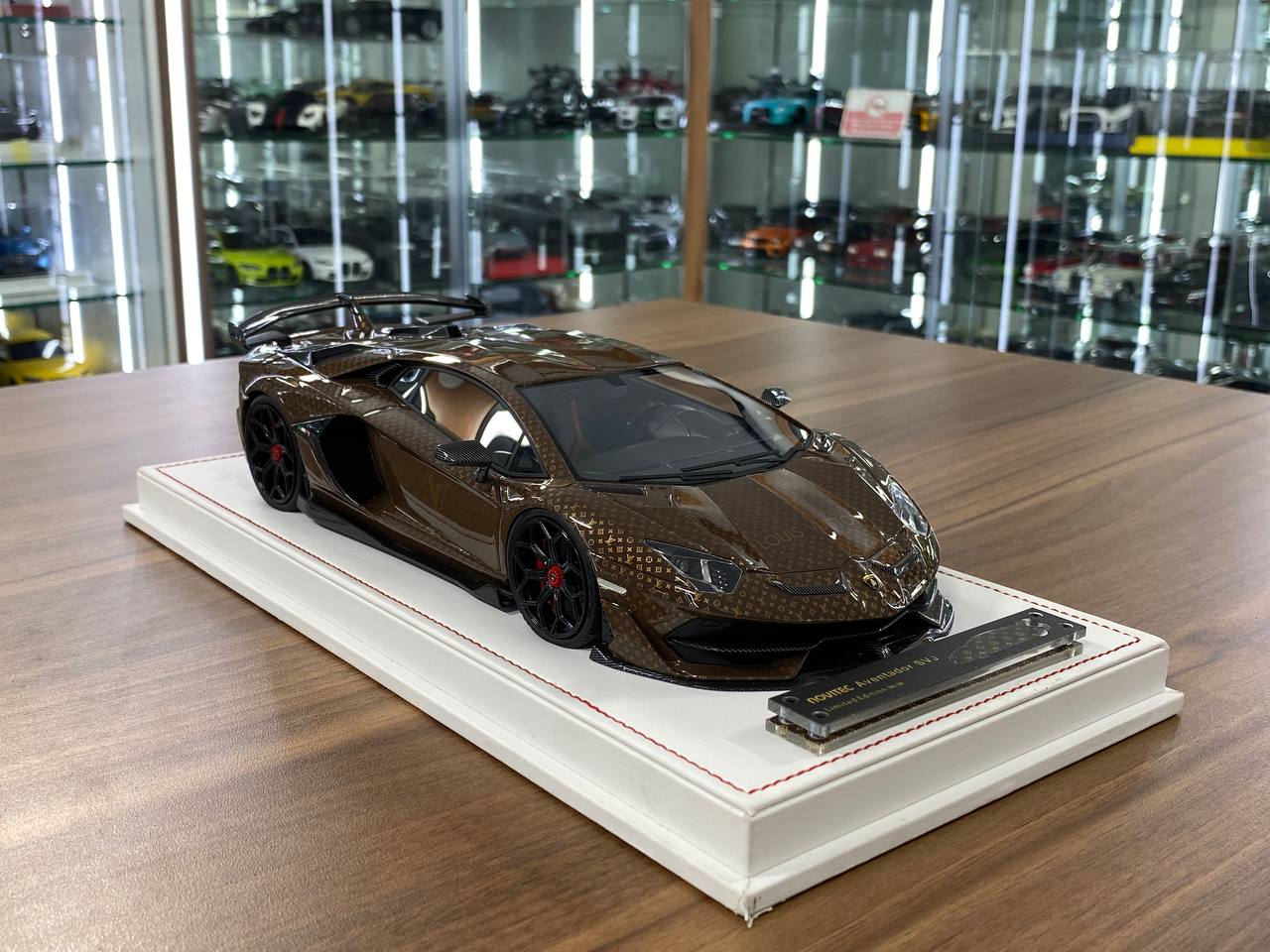 🚨1/18 Resin Lamborghini AVENTADOR SVJ – LV Decal Brown - Limited to 30 pcs