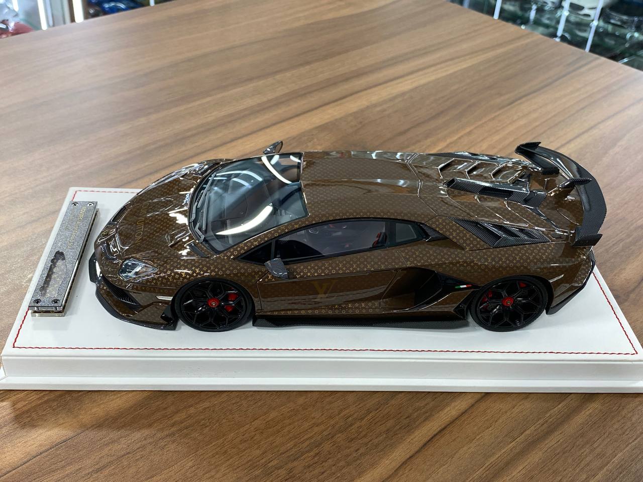 🚨1/18 Resin Lamborghini AVENTADOR SVJ – LV Decal Brown - Limited to 30 pcs
