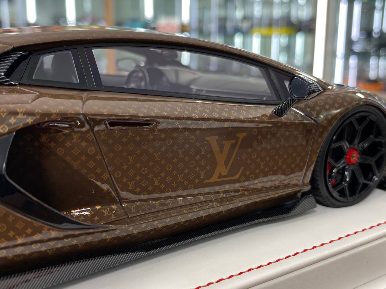 🚨1/18 Resin Lamborghini AVENTADOR SVJ – LV Decal Brown - Limited to 30 pcs