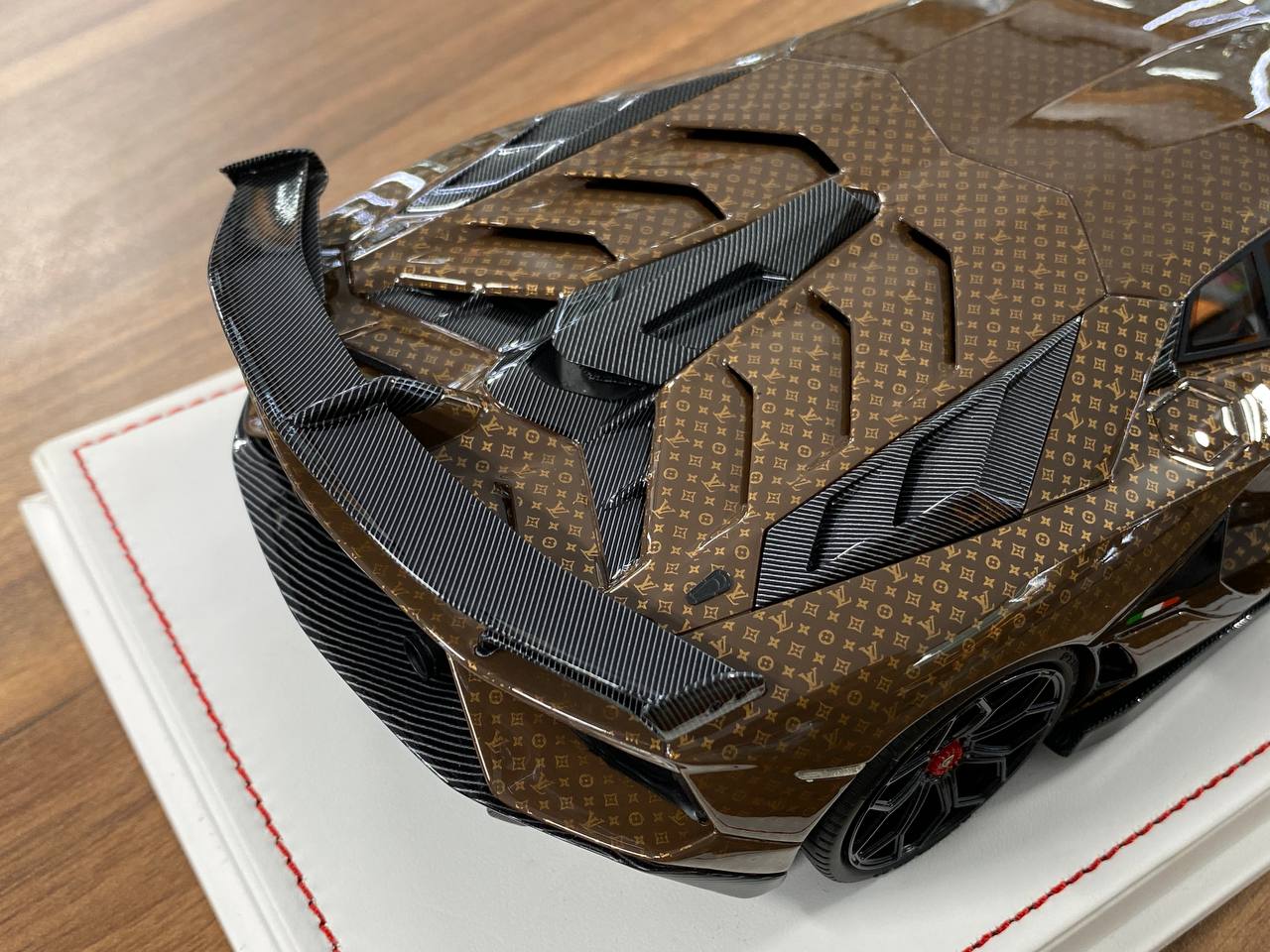 🚨1/18 Resin Lamborghini AVENTADOR SVJ – LV Decal Brown - Limited to 30 pcs