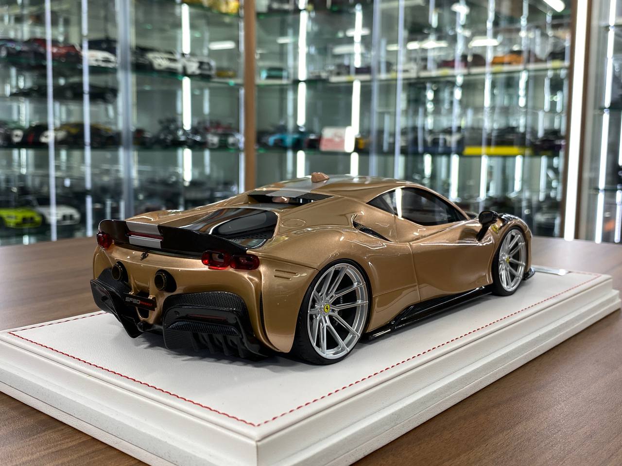 1:18 Resin Model IVY Merit Models Ferrari SF90 Stradale – Limited 99 pcs (Dubai Collectors)