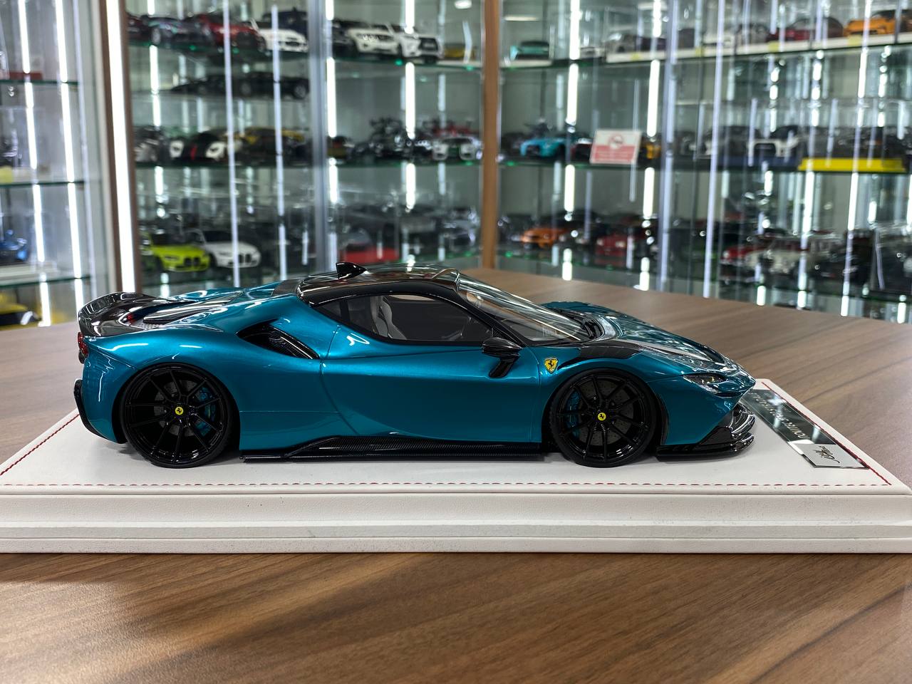 1:18 Resin Model IVY Merit Ferrari SF90 Stradale chrome blue – Limited 99 pcs