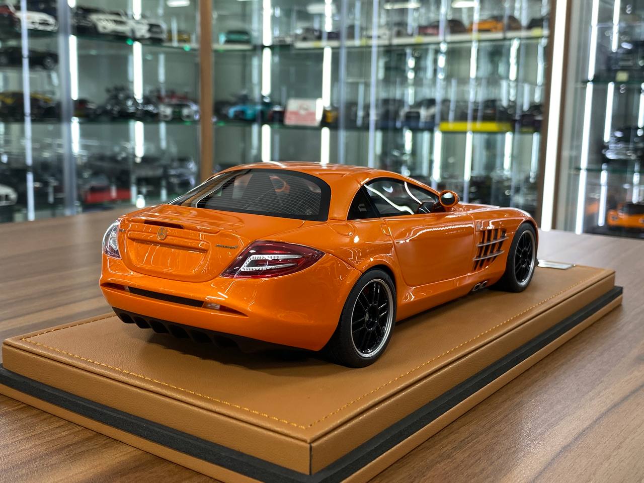 1:18 Resin Model  Mercedes-Benz SLR McLaren 722 Edition – Orange | IVY Merit Models (Limited 45 pcs – Dubai Collectors)
