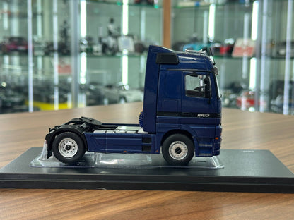 1:43 Diecast Model ixo Models Mercedes‑Benz Actros MP1 1995 – Dark Blue