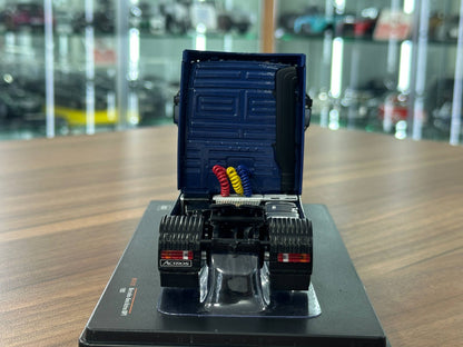 1:43 Diecast Model ixo Models Mercedes‑Benz Actros MP1 1995 – Dark Blue