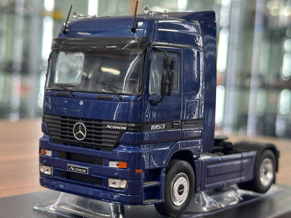 1:43 Diecast Model ixo Models Mercedes‑Benz Actros MP1 1995 – Dark Blue