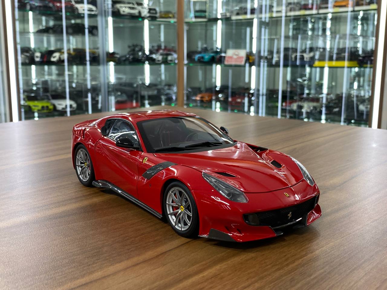 1:18 Diecast Model BBR Collection Model Ferrari F12 TDF – Rosso Corsa 322 (Limited Edition – Dubai Collectors)