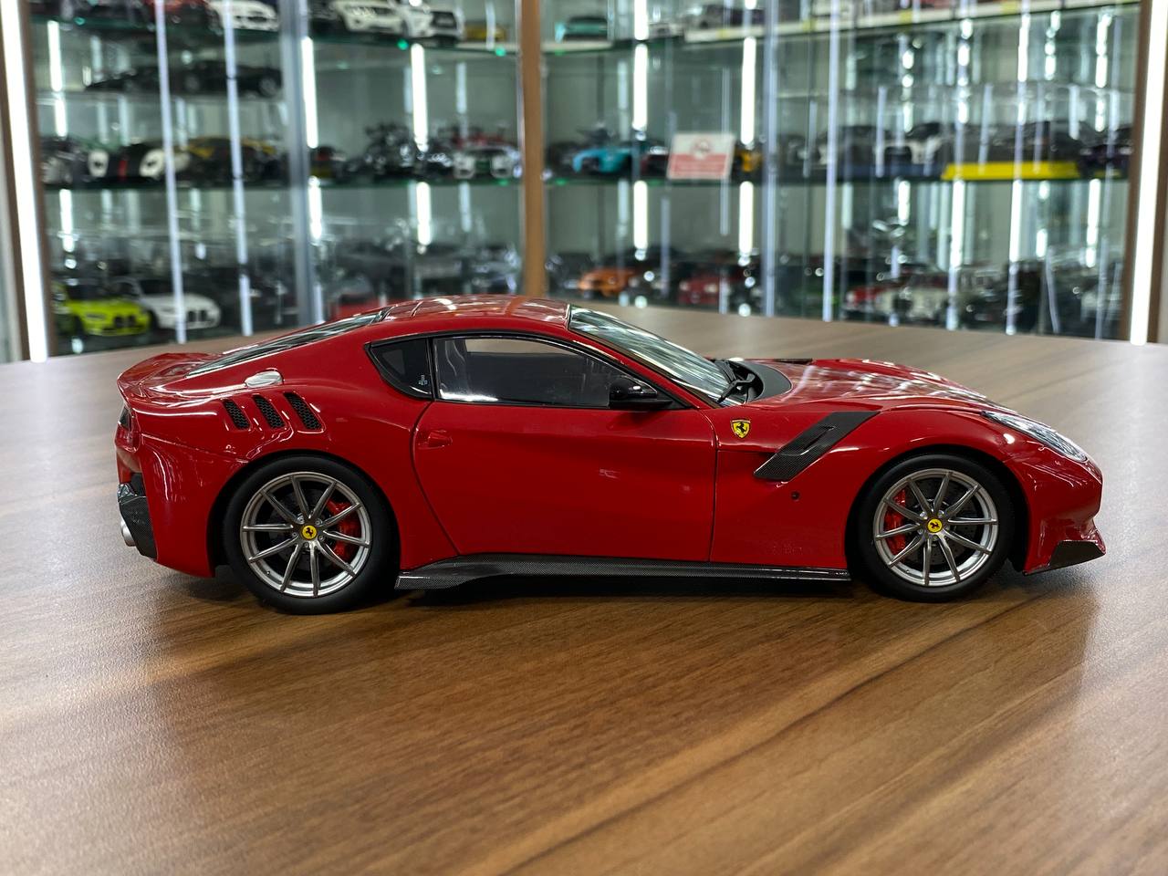 1:18 Diecast Model BBR Collection Model Ferrari F12 TDF – Rosso Corsa 322 (Limited Edition – Dubai Collectors)