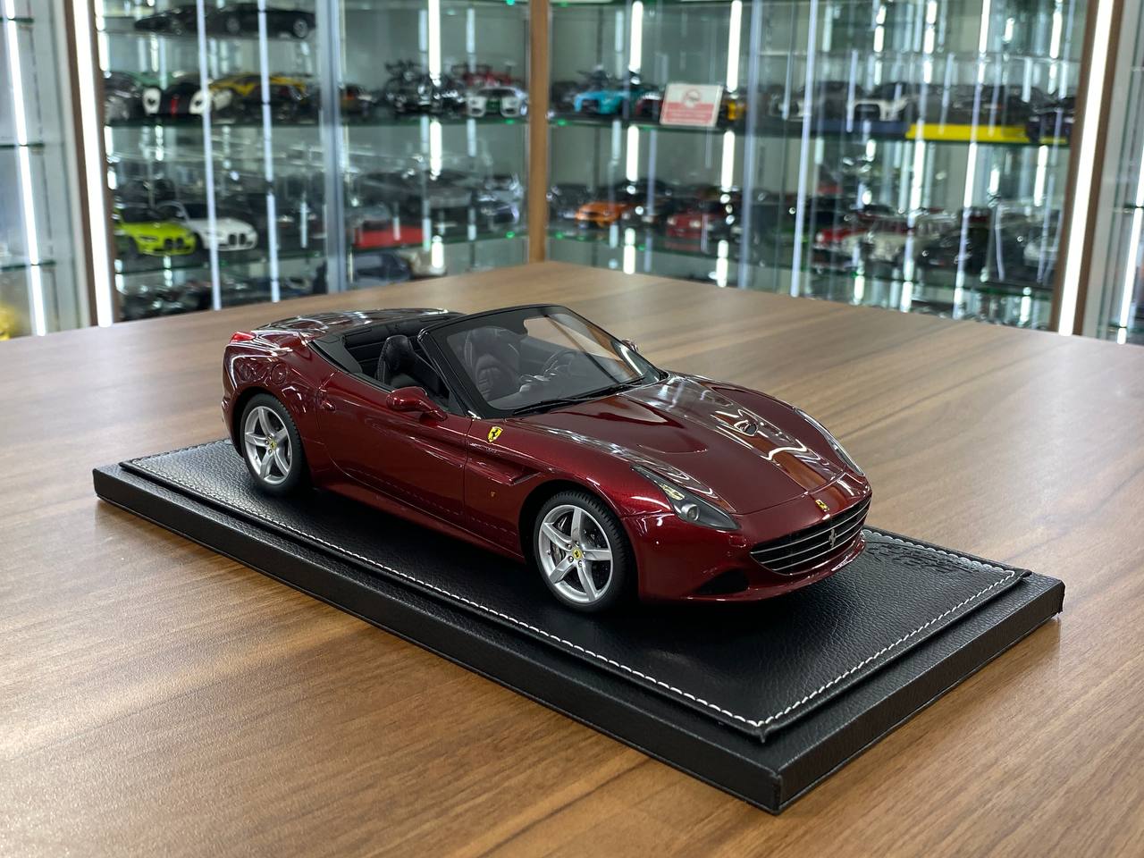 1:18 Resin Model BBR Collection Model Ferrari California T 84° Genève Auto Show 2014 – M. Red (Limited 259 pcs – Dubai Collectors)
