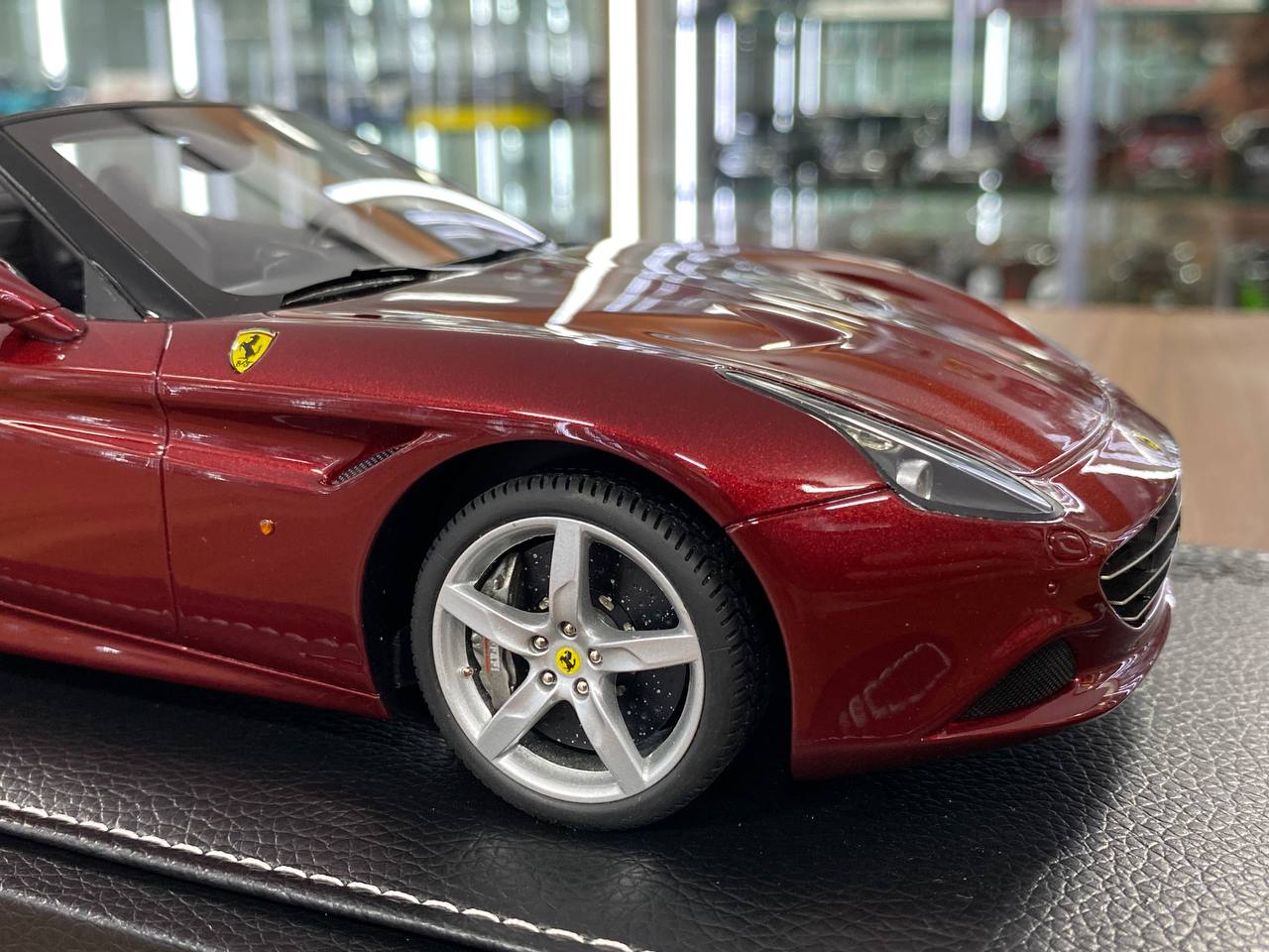 1:18 Resin Model BBR Collection Model Ferrari California T 84° Genève Auto Show 2014 – M. Red (Limited 259 pcs – Dubai Collectors)
