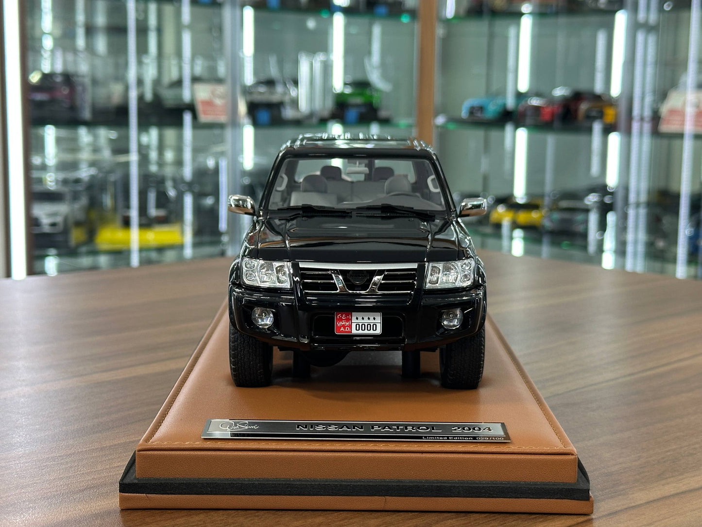 Old School Models Nissan Patrol Y61 (2004) – Black – 1:18 Resin Model (Non‑Opening, Limited 100 pcs)