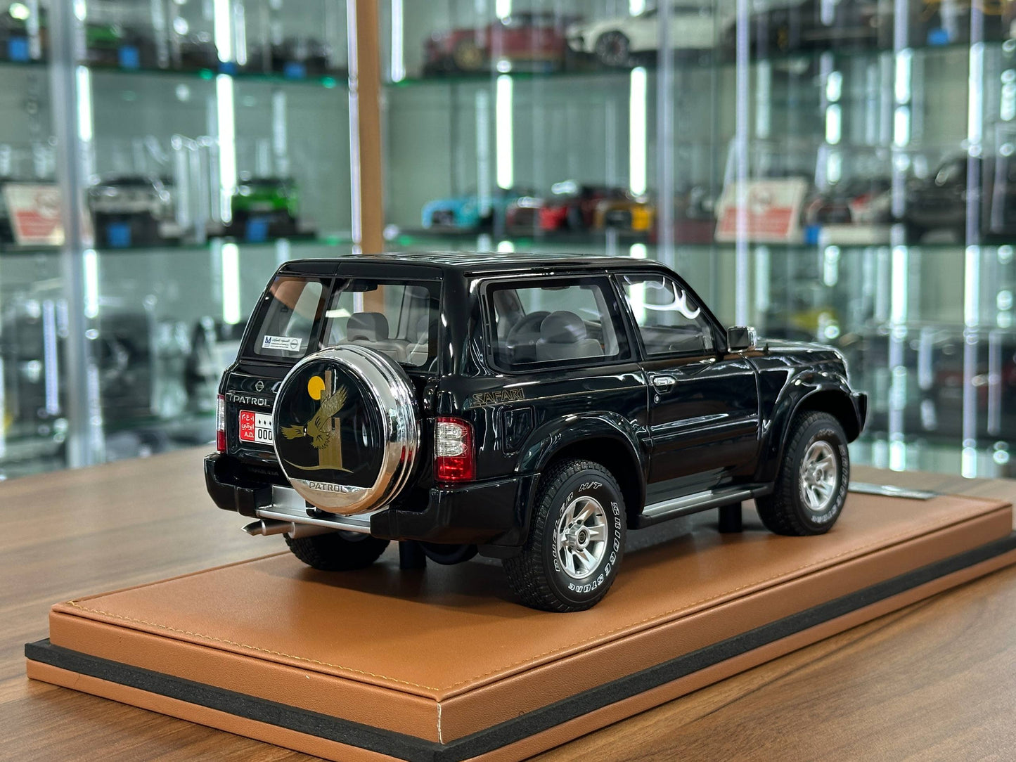 Old School Models Nissan Patrol Y61 (2004) – Black – 1:18 Resin Model (Non‑Opening, Limited 100 pcs)