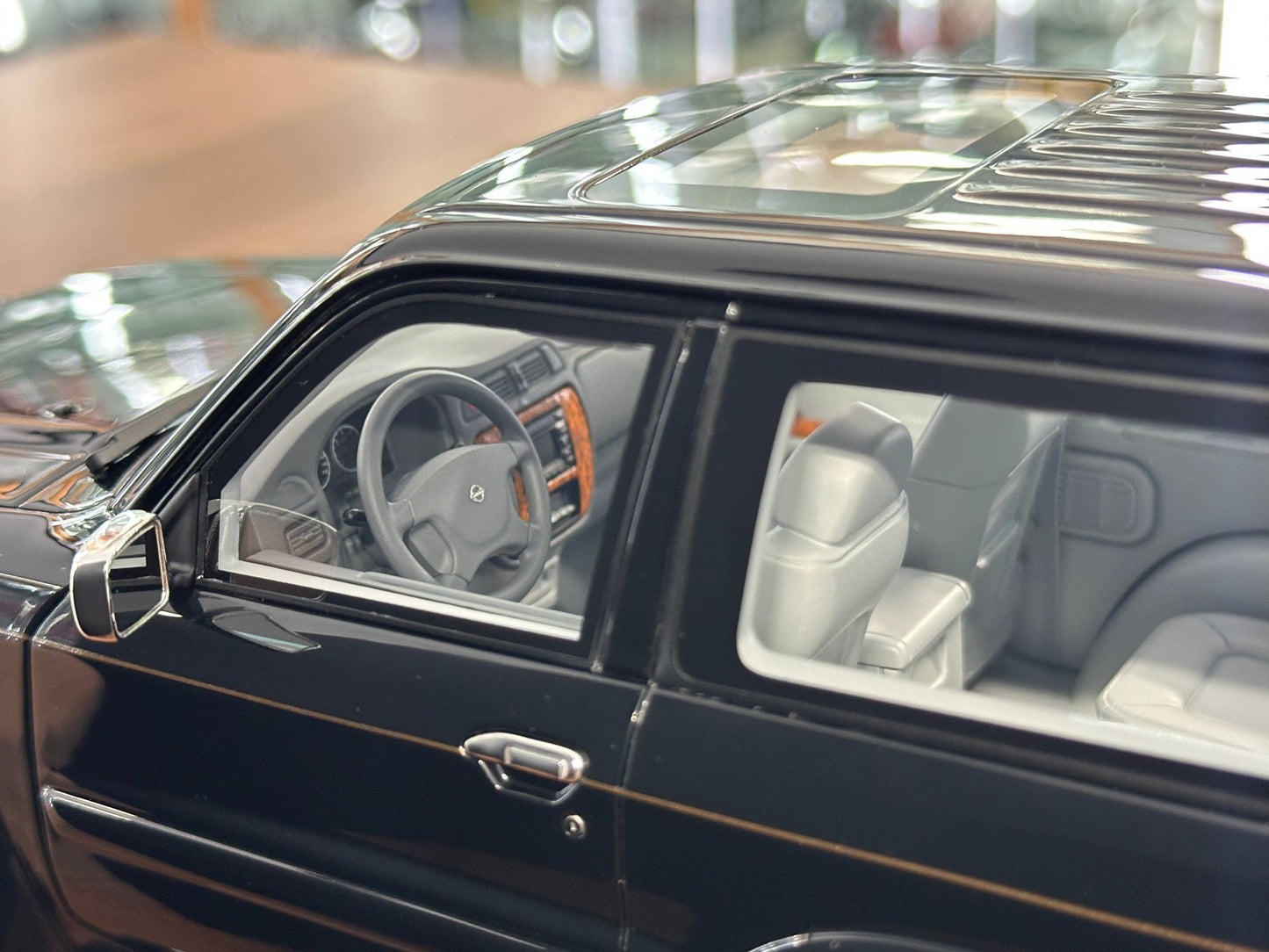 Old School Models Nissan Patrol Y61 (2004) – Black – 1:18 Resin Model (Non‑Opening, Limited 100 pcs)