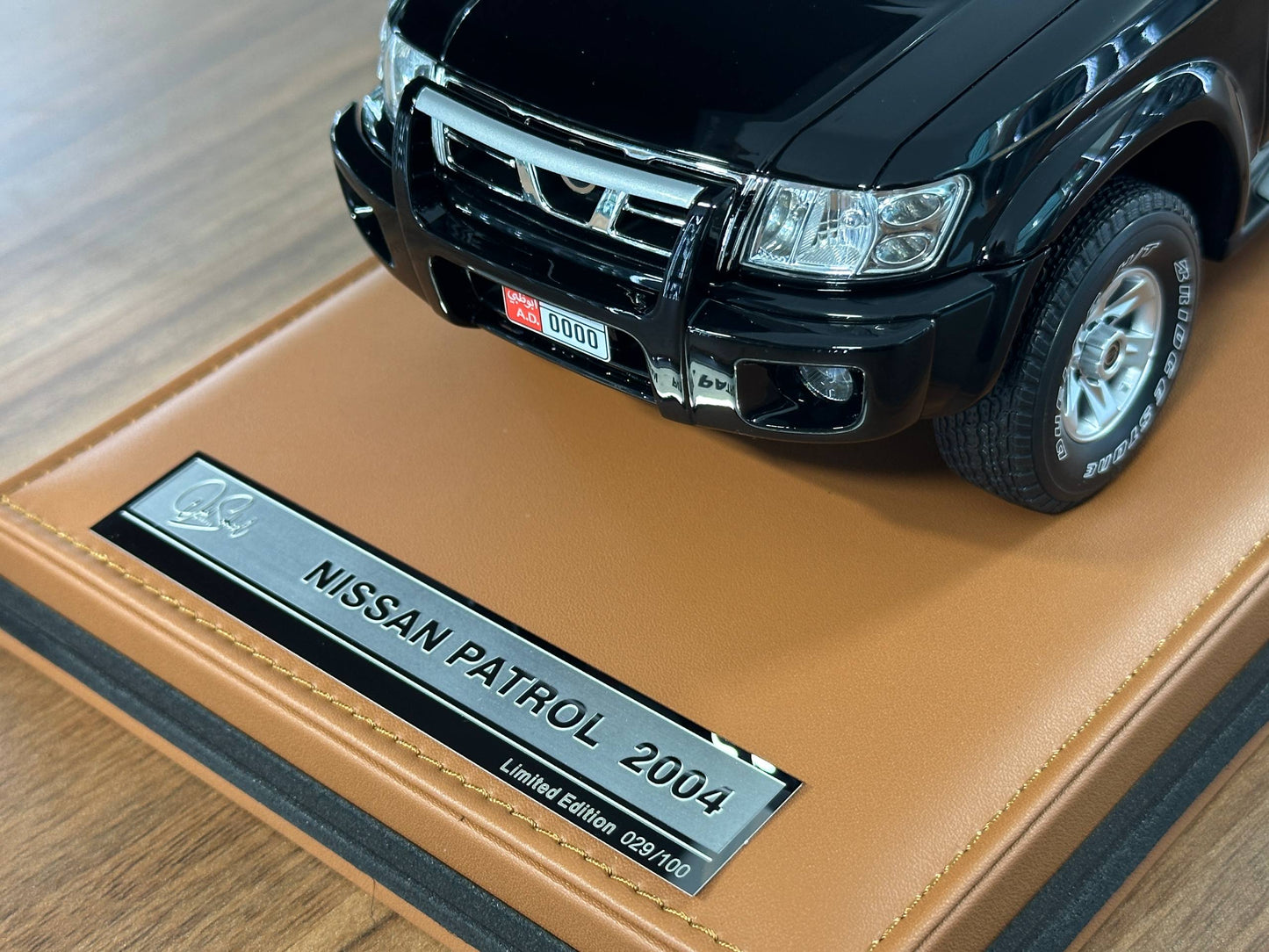 Old School Models Nissan Patrol Y61 (2004) – Black – 1:18 Resin Model (Non‑Opening, Limited 100 pcs)