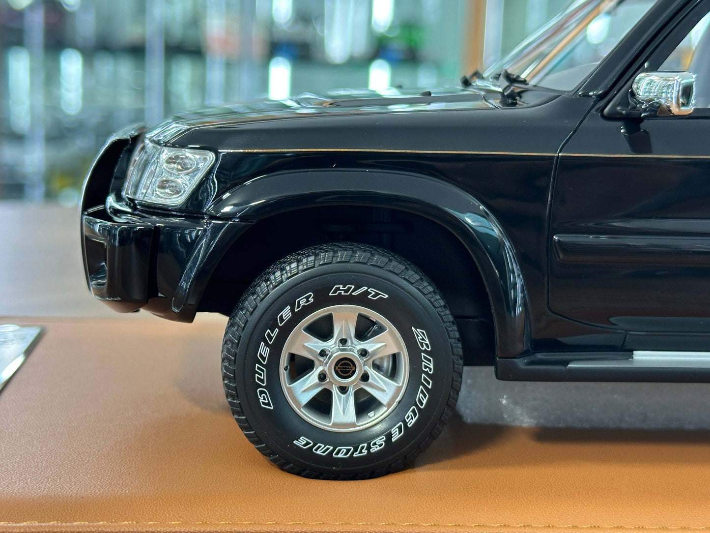 Old School Models Nissan Patrol Y61 (2004) – Black – 1:18 Resin Model (Non‑Opening, Limited 100 pcs)