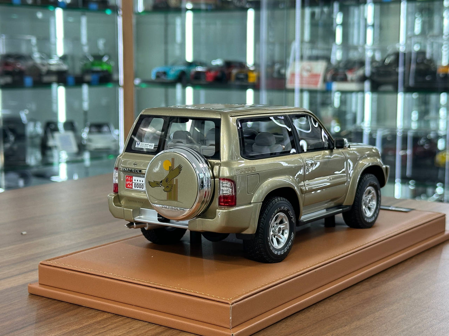 Old School Models Nissan Patrol Y61 (2004) – Gold – 1:18 Resin Model (Non‑Opening, Limited 100 pcs)