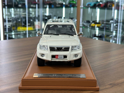 Old School Models Nissan Patrol Y61 (2004) – white – 1:18 Resin Model (Non‑Opening, Limited 100 pcs) (Copy)