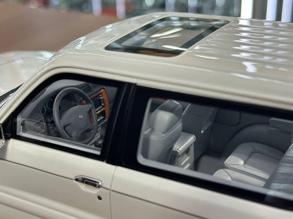 Old School Models Nissan Patrol Y61 (2004) – white – 1:18 Resin Model (Non‑Opening, Limited 100 pcs) (Copy)