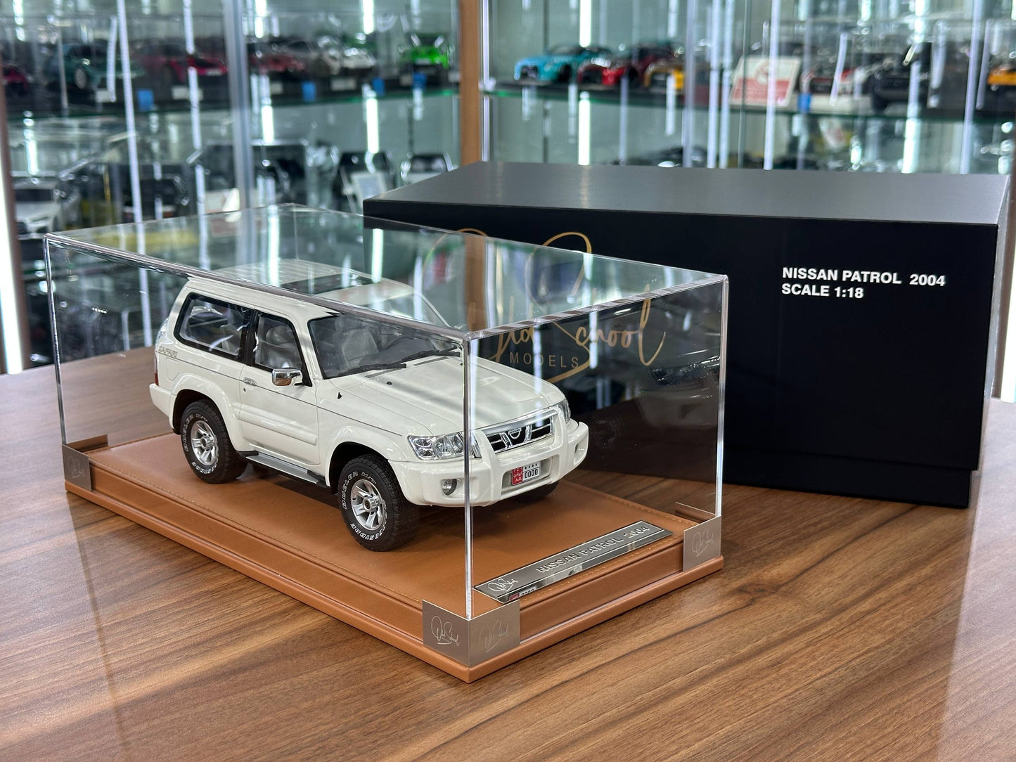 Old School Models Nissan Patrol Y61 (2004) – white – 1:18 Resin Model (Non‑Opening, Limited 100 pcs) (Copy)