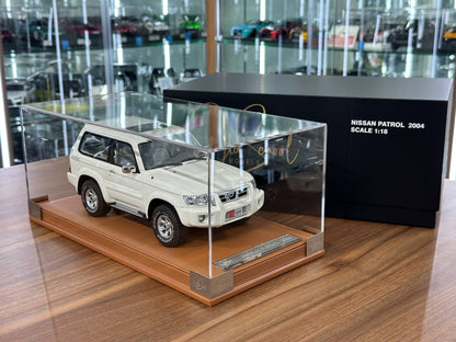 Old School Models Nissan Patrol Y61 (2004) – white – 1:18 Resin Model (Non‑Opening, Limited 100 pcs) (Copy)