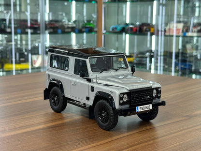 Almost Real Land Rover Defender 90 (2015) – Silver – 1:18 Metal Diecast Model (Full Opening, Limited Edition)