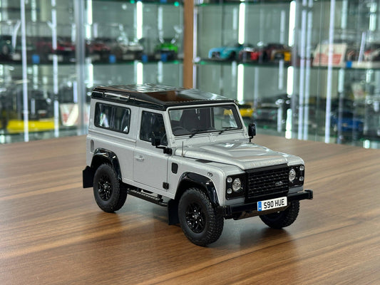 Almost Real Land Rover Defender 90 (2015) – Silver – 1:18 Metal Diecast Model (Full Opening, Limited Edition)