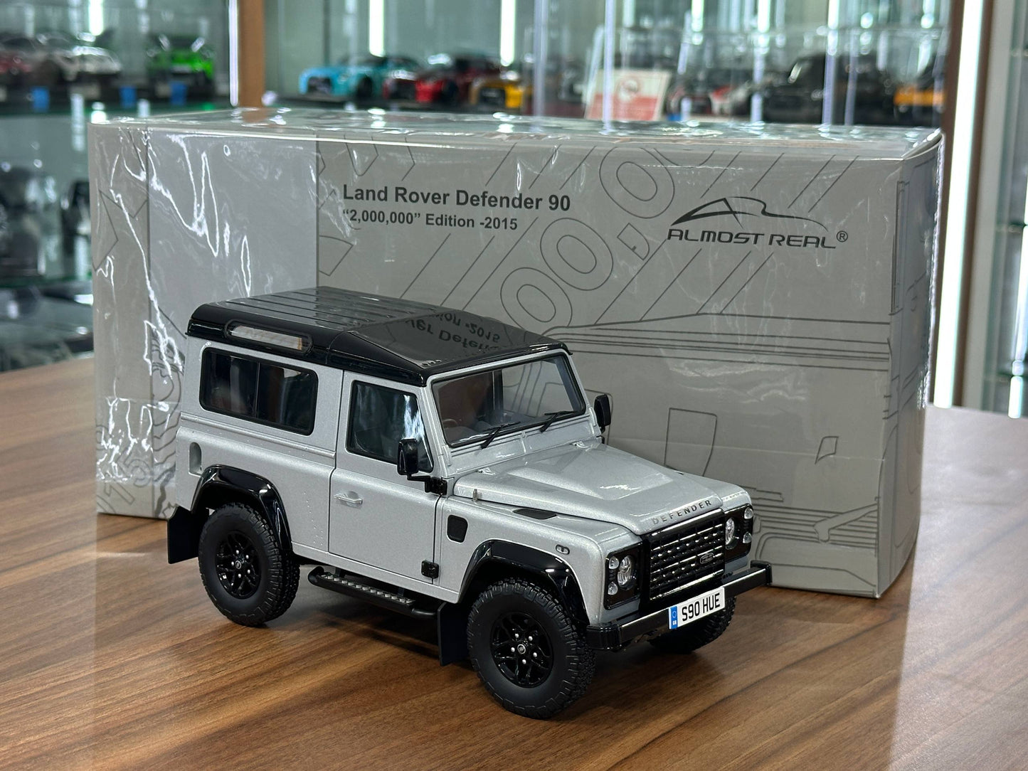 Almost Real Land Rover Defender 90 (2015) – Silver – 1:18 Metal Diecast Model (Full Opening, Limited Edition)