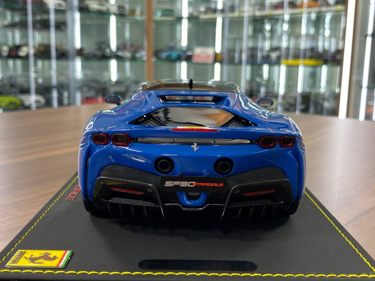 1:18 Resin Model BBR Models Ferrari SF90 Spider Closed Roof – Blue Elettrico / Gloss Black (Limited 60 pcs – Dubai Collectors)