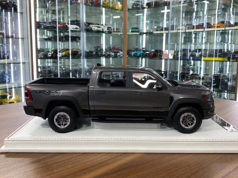 Exclusive 1/18 Dodge Ram TRX 1500 [Grey] – Limited Edition (40 pcs)