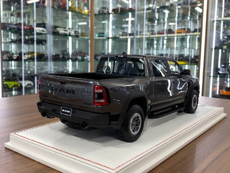 Exclusive 1/18 Dodge Ram TRX 1500 [Grey] – Limited Edition (40 pcs)