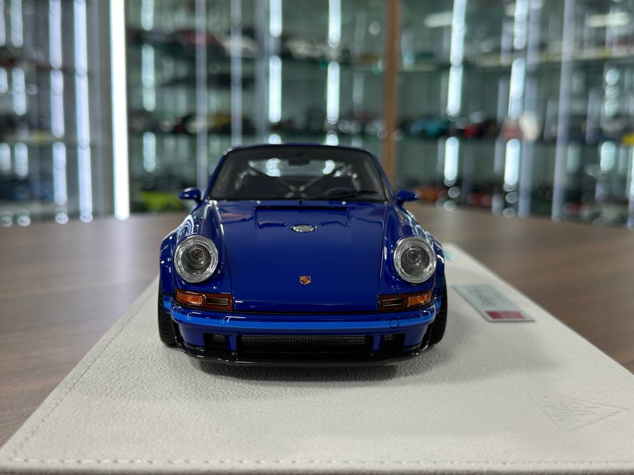 1:18 Resin Model Porsche Singer DLS 2022 – Indigo Blue | Make Up (Limited 80 pcs – Dubai Collectors)