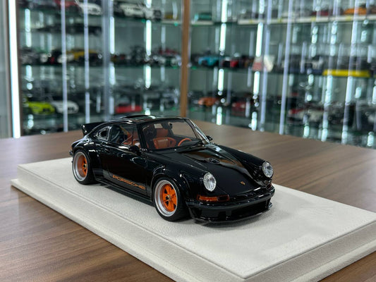 1:18 Resin Model Porsche Singer DLS 2022– Black/Orange | Make Up (Limited 80 pcs – Dubai Collectors)