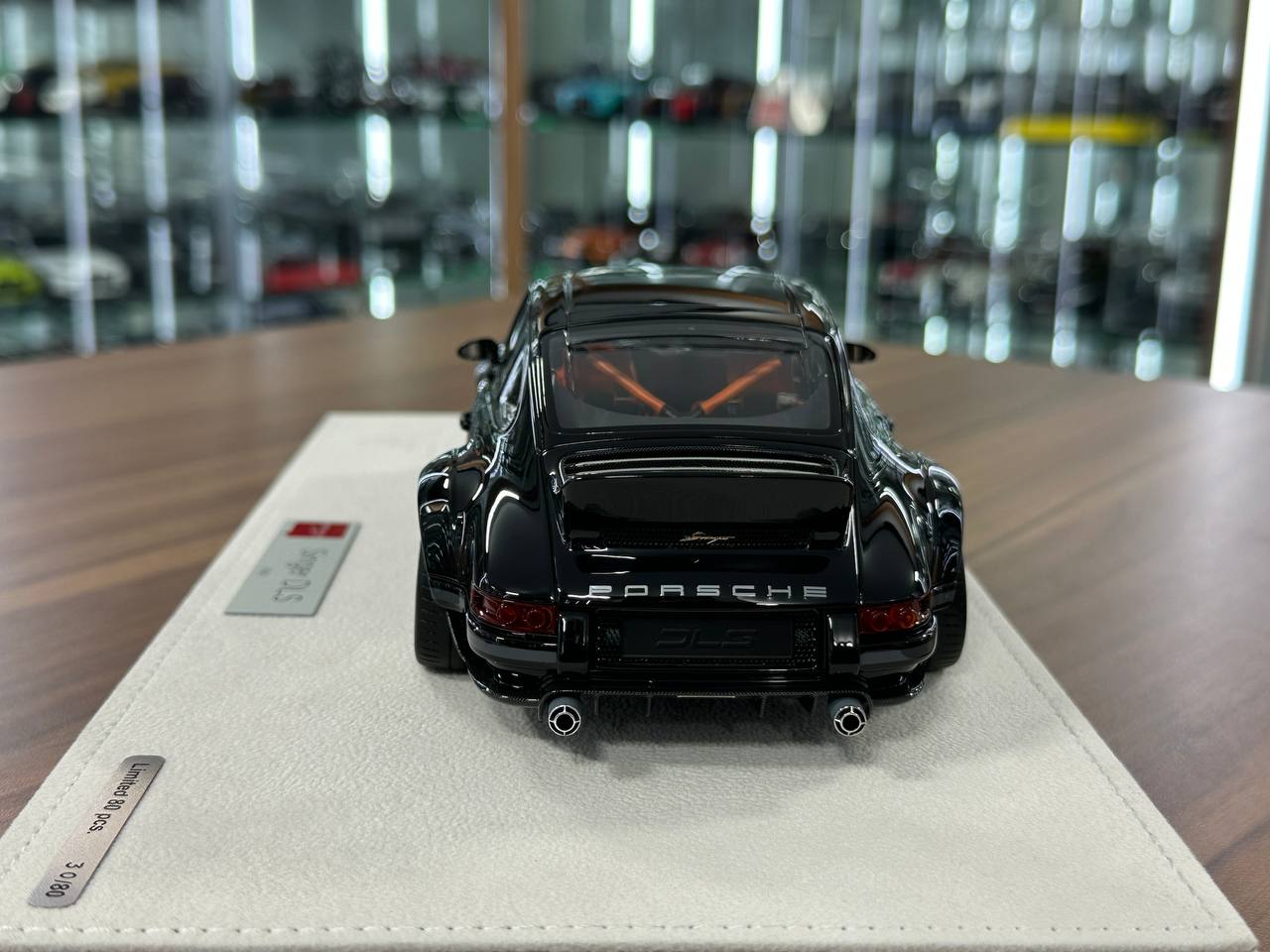 1:18 Resin Model Porsche Singer DLS 2022– Black/Orange | Make Up (Limited 80 pcs – Dubai Collectors)