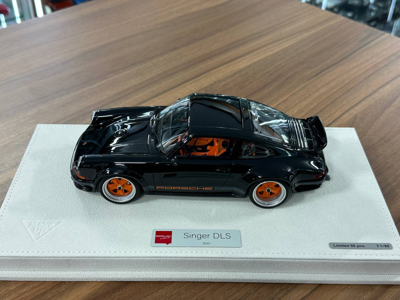 1:18 Resin Model Porsche Singer DLS 2022– Black/Orange | Make Up (Limited 80 pcs – Dubai Collectors)