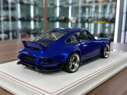 1:18 Resin Model Porsche Singer DLS 2022  – Pearl Blue/Black | IVY Models (Limited 20 pcs – Dubai Collectors)