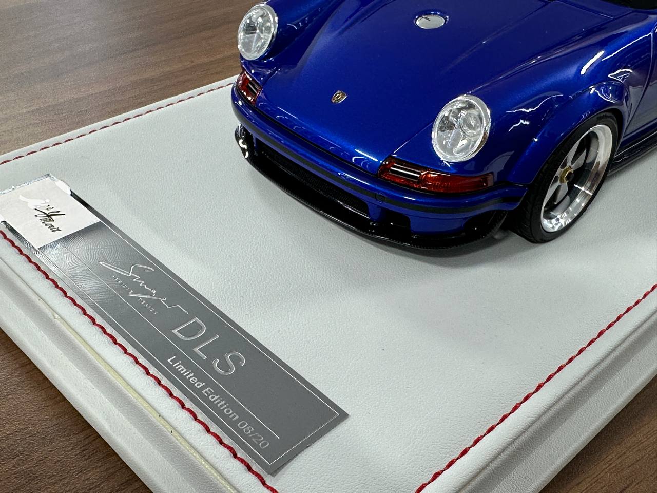 1:18 Resin Model Porsche Singer DLS 2022  – Pearl Blue/Black | IVY Models (Limited 20 pcs – Dubai Collectors)