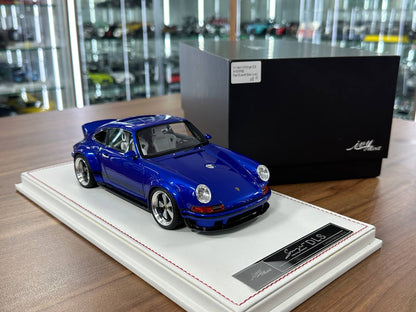 1:18 Resin Model Porsche Singer DLS 2022  – Pearl Blue/Black | IVY Models (Limited 20 pcs – Dubai Collectors)