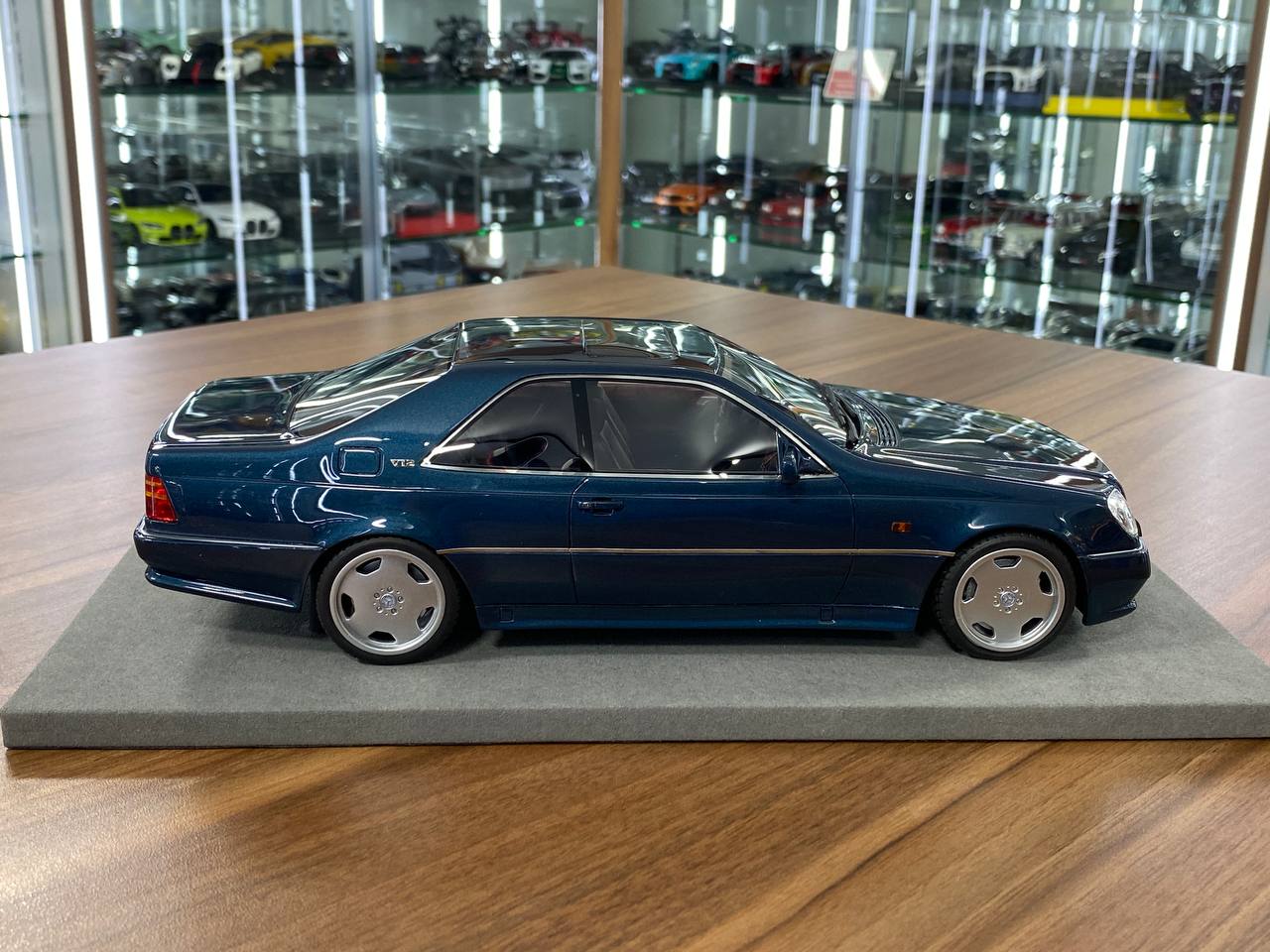1:18 Resin Model LS Collectibles Mercedes Benz CL 600 7.0 Coupe – Dark Blue (Limited 250 pcs – Dubai Collectors)