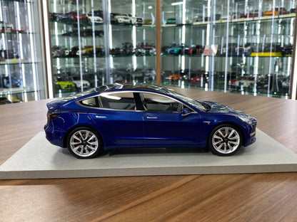 1:18 Resin Model LS Collectibles Tesla Model 3 – Blue (Limited 500 pcs – Dubai Collectors)