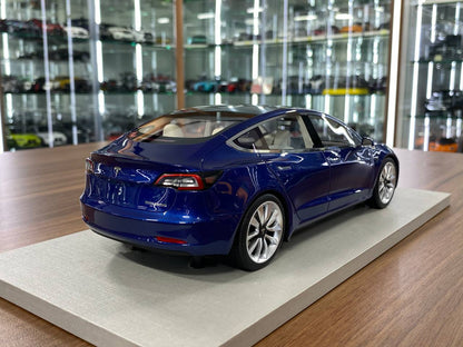 1:18 Resin Model LS Collectibles Tesla Model 3 – Blue (Limited 500 pcs – Dubai Collectors)