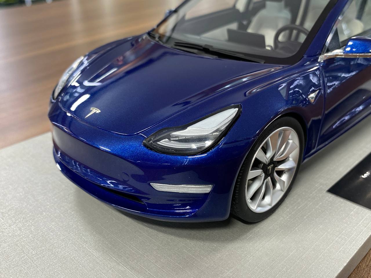 1:18 Resin Model LS Collectibles Tesla Model 3 – Blue (Limited 500 pcs – Dubai Collectors)