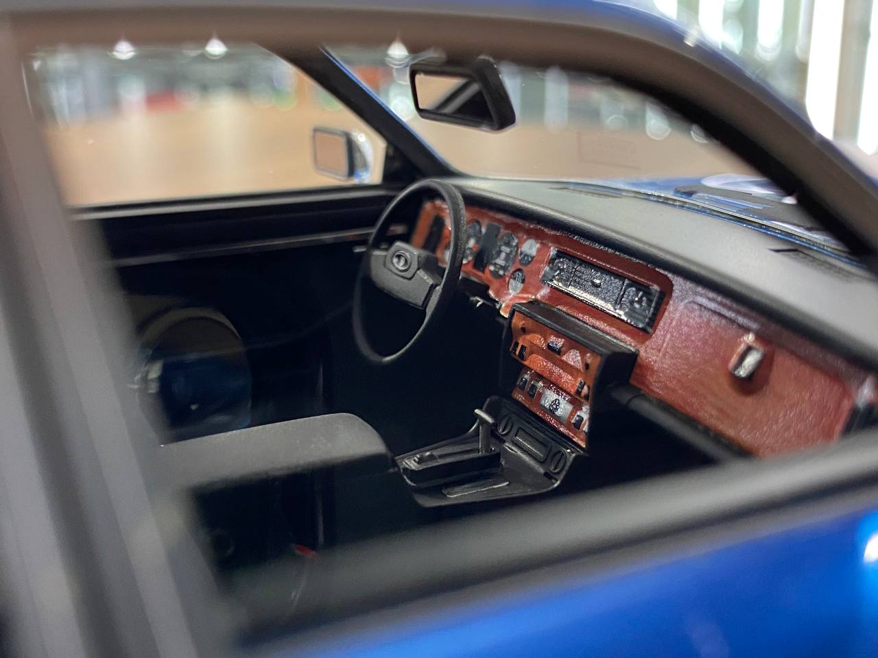 1:18 Resin Model LS Collectibles Jaguar XJ6 1982 – Light Metallic Blue / Mesh Wheels (Limited 250 pcs – Dubai Collectors)