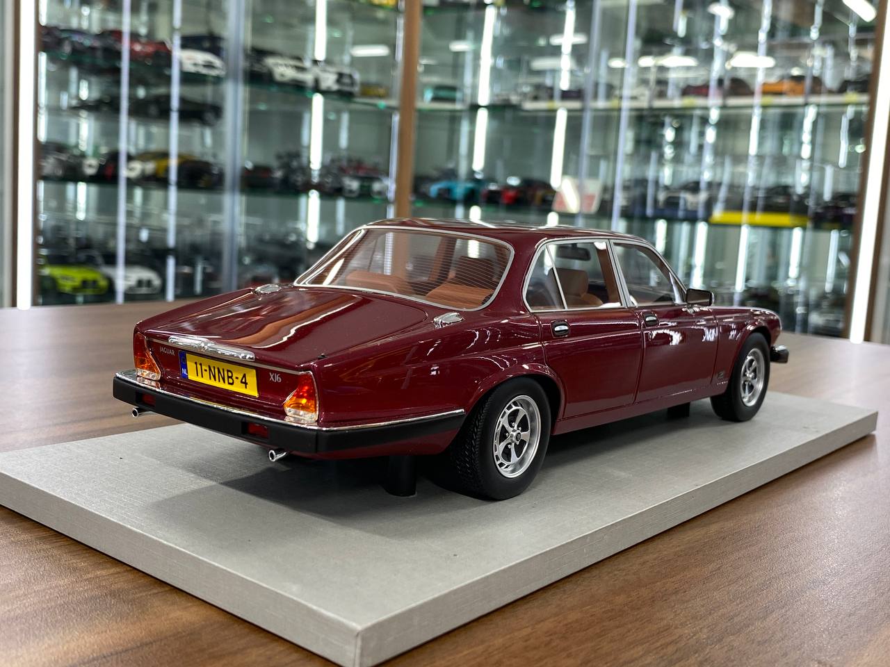 1:18 Resin Model LS Collectibles Jaguar XJ6 1982 – Red (Limited 250 pcs – Dubai Collectors)