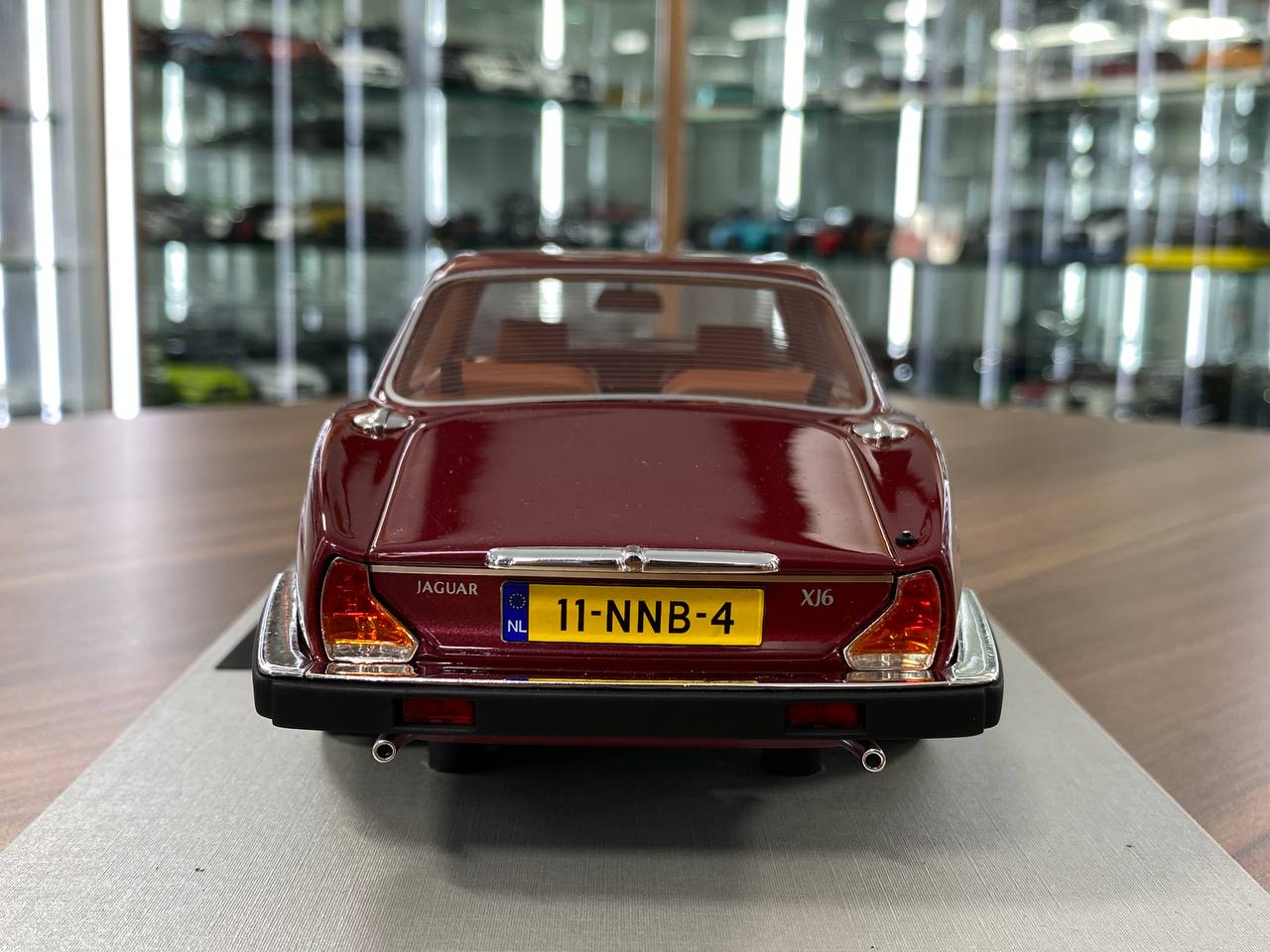 1:18 Resin Model LS Collectibles Jaguar XJ6 1982 – Red (Limited 250 pcs – Dubai Collectors)