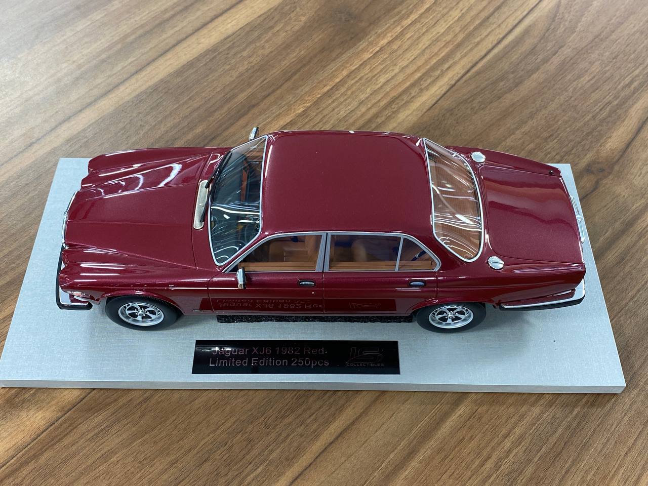 1:18 Resin Model LS Collectibles Jaguar XJ6 1982 – Red (Limited 250 pcs – Dubai Collectors)